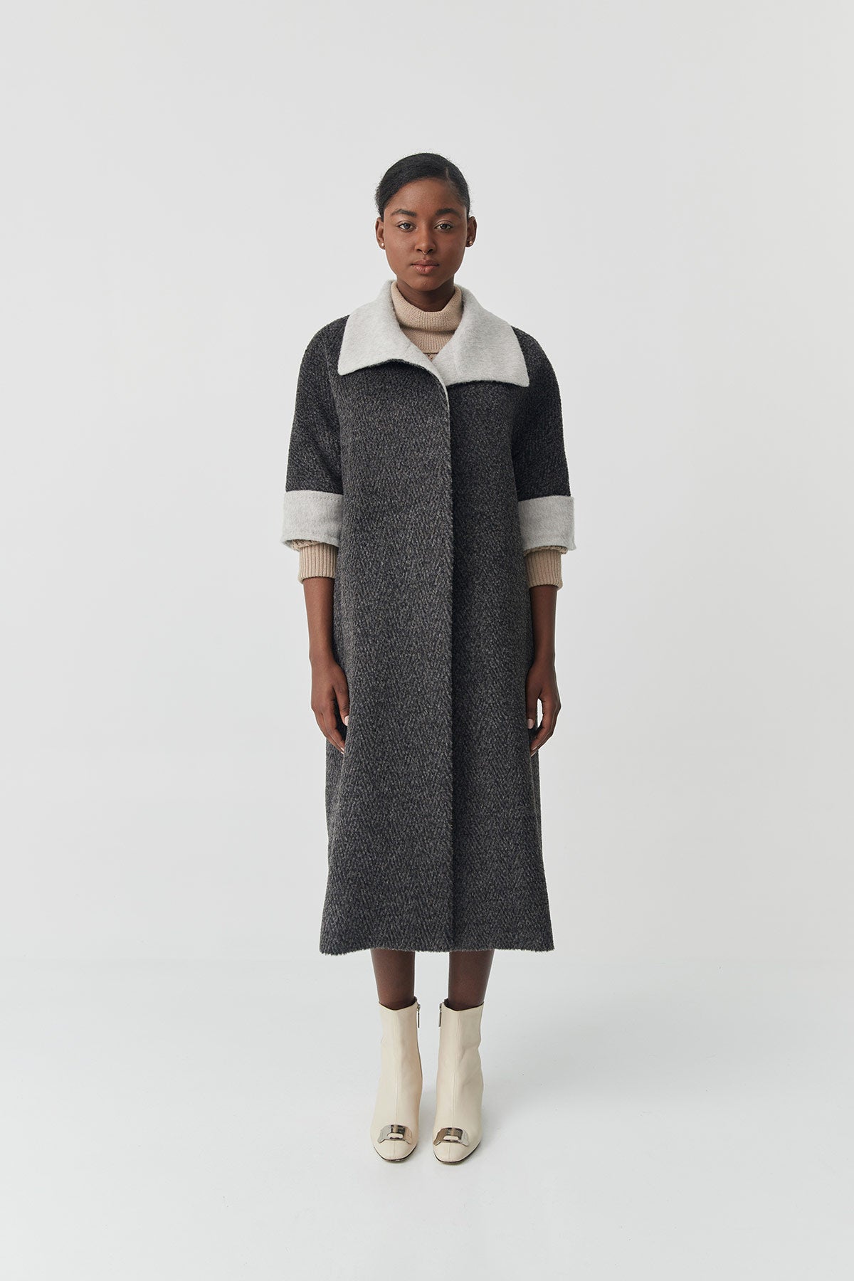 Suri Alpaca Short-sleeve Coat | Grecia