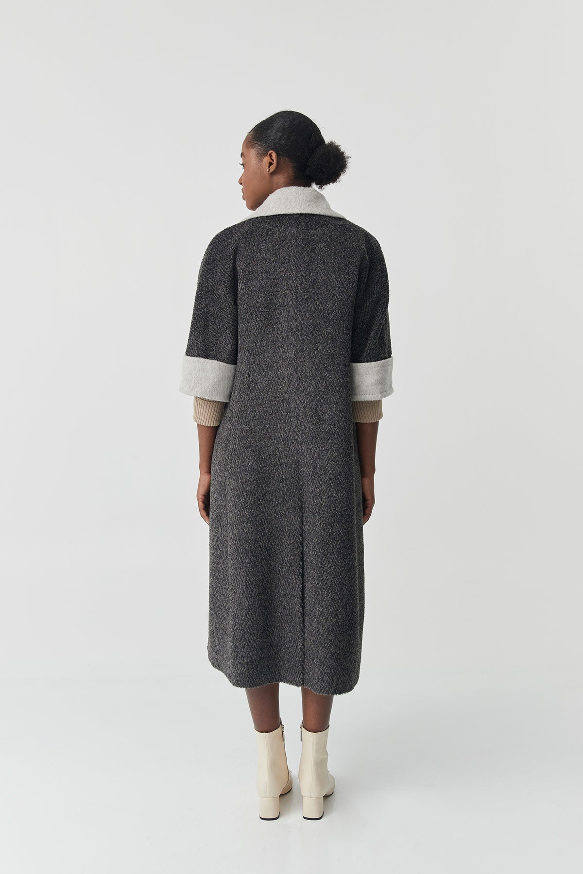 Suri Alpaca Short-sleeve Coat | Grecia