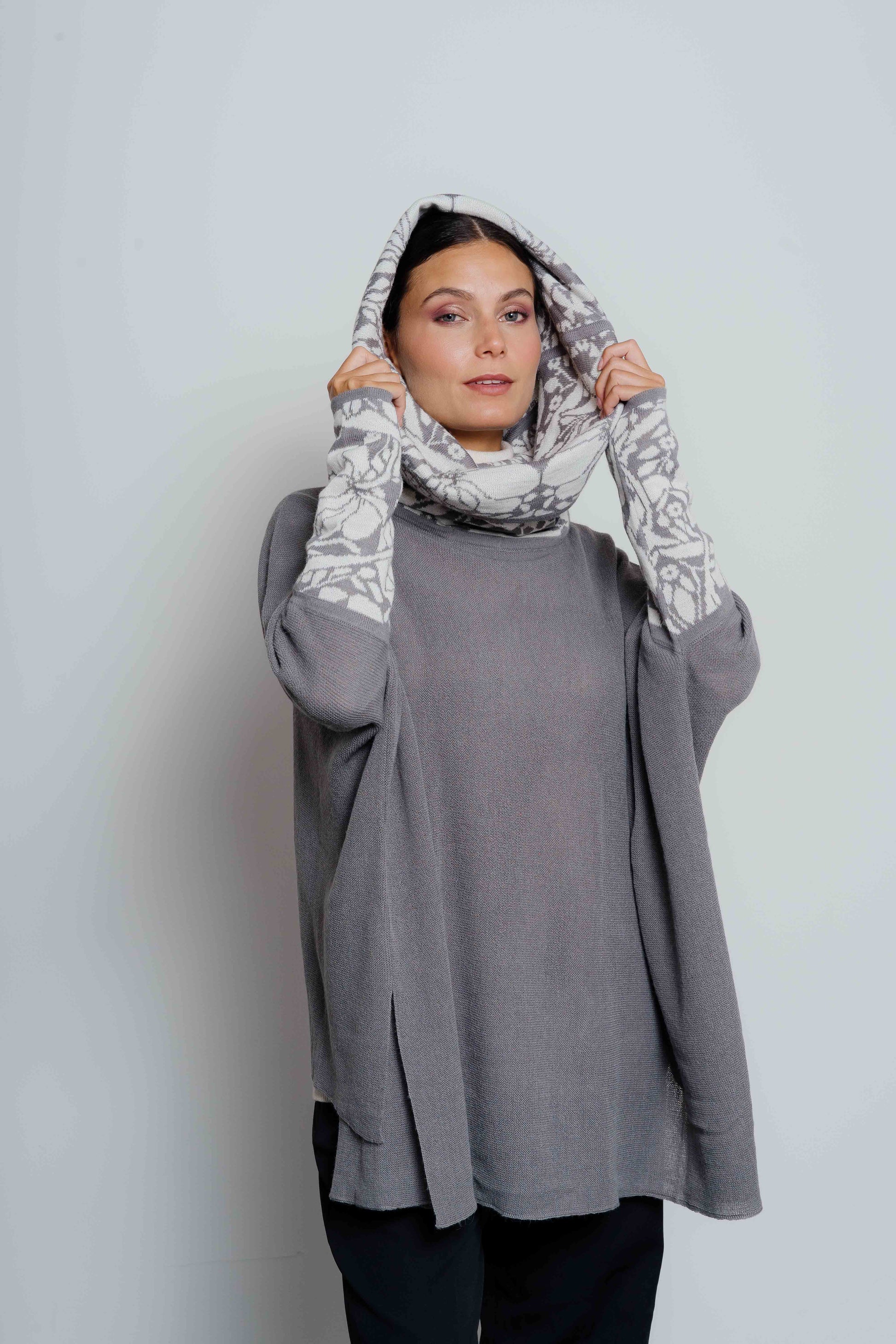 Women’s luxury alpaca poncho from Peru artisan made